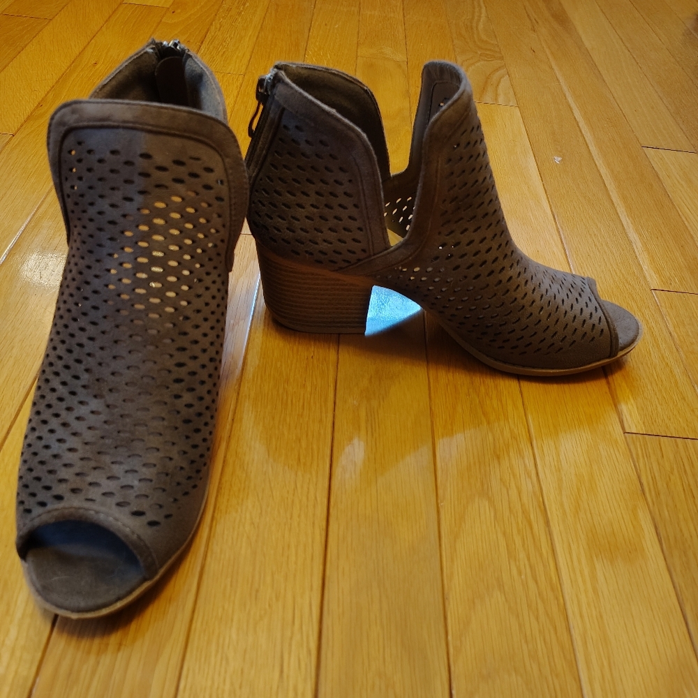 Bella Marie ankle booties - Picture 9 of 10